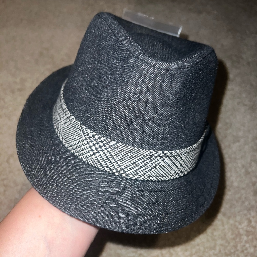 Infant rising star hat.